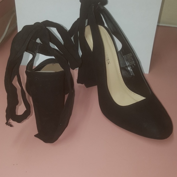 Black strap heels - Picture 3 of 4